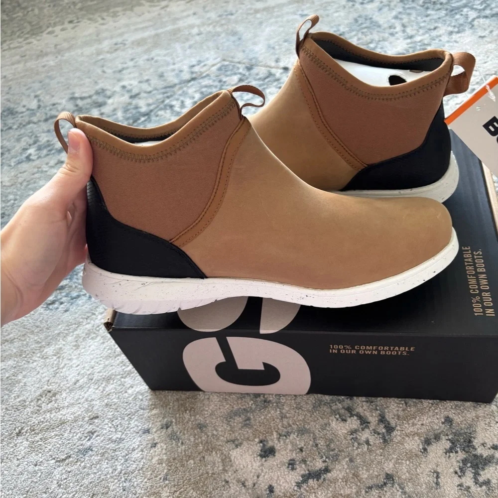 Women’s Bogs Juniper Chelsea Tan and Black Casual Boots - Picture 2 of 11